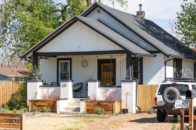 Rose Hill also has it's share of bungalow style homes.