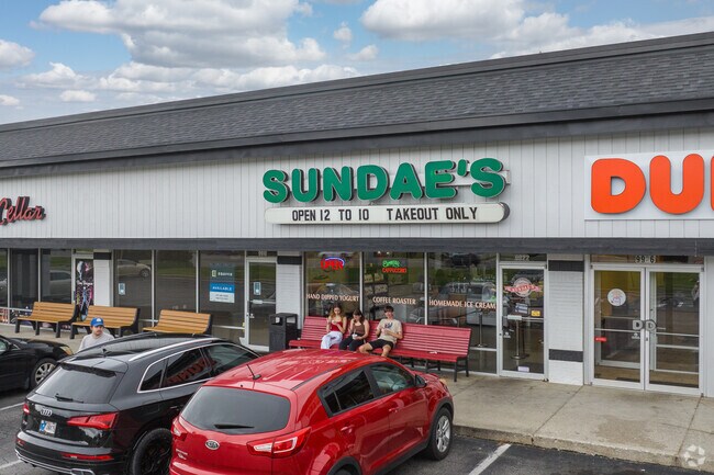 The welcoming exterior of Sundae's on 79th St in Geist.