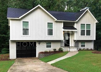 1084 Macqueen Cir, Helena, AL 35080