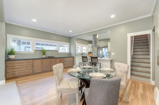 1045 35th St, Sacramento, CA 95816 - photo 5