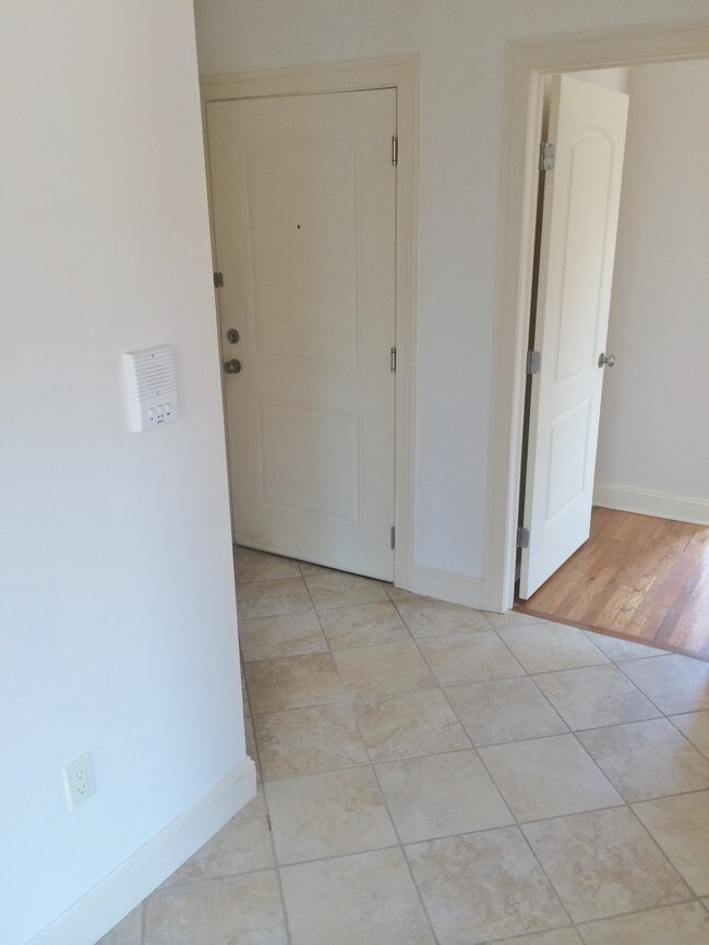 2450 Lemoine Ave unit A, Fort Lee, NJ 07024 - photo 6