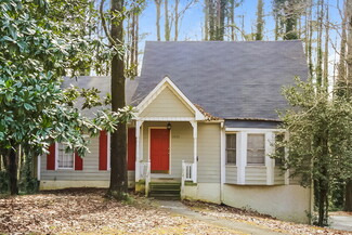 2432 Hillboro Cir S W, Marietta, GA 30064