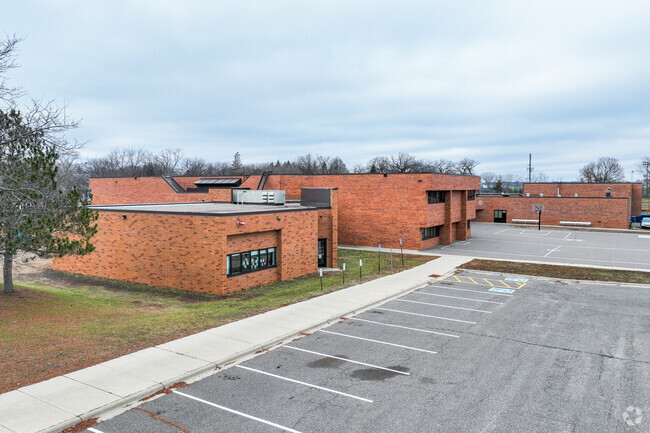 Four Seasons Elementary is ranked 
#35-46 in Minnesota Magnet Elementary Schools.