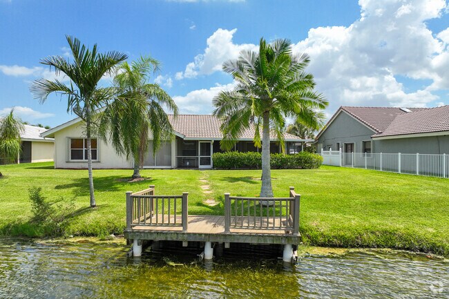 Some houses have there own docks in Northtree neighborhood.