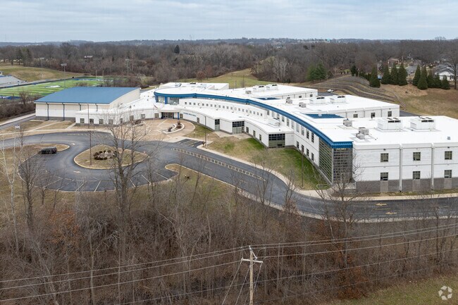 Columbia Middle School in Columbia, IL aligns with Illinois state standards.