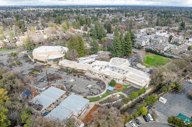 Shalom School is located in Woodside of Sacramento, CA.