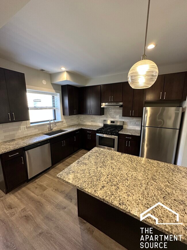 1142 Maple Ave unit 3, Evanston, IL 60202 - photo 2