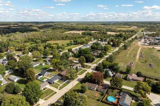 The village’s open spaces and tree-lined streets create a scenic, rural atmosphere, which is enjoyed by many in Seneca.