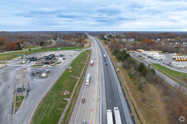 Interstate 90 provides Victor residents with easy access to Rochester and Canandaigua.