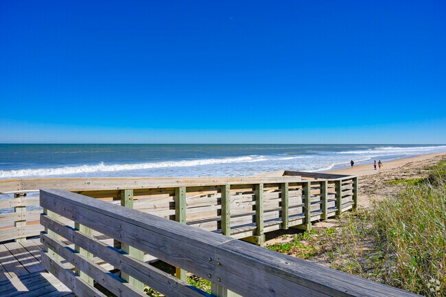 At Bicentennial Park you can follow the boardwalk down to the ocean.