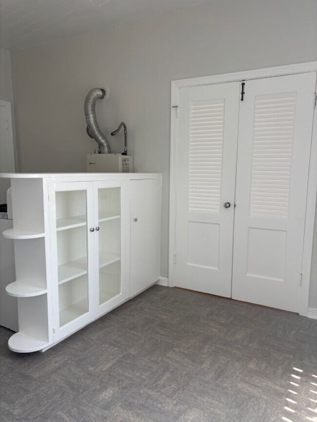 Beautiful spacious and bright apartment in the Pasadena Area, Pasadena, CA 91101 - photo 5