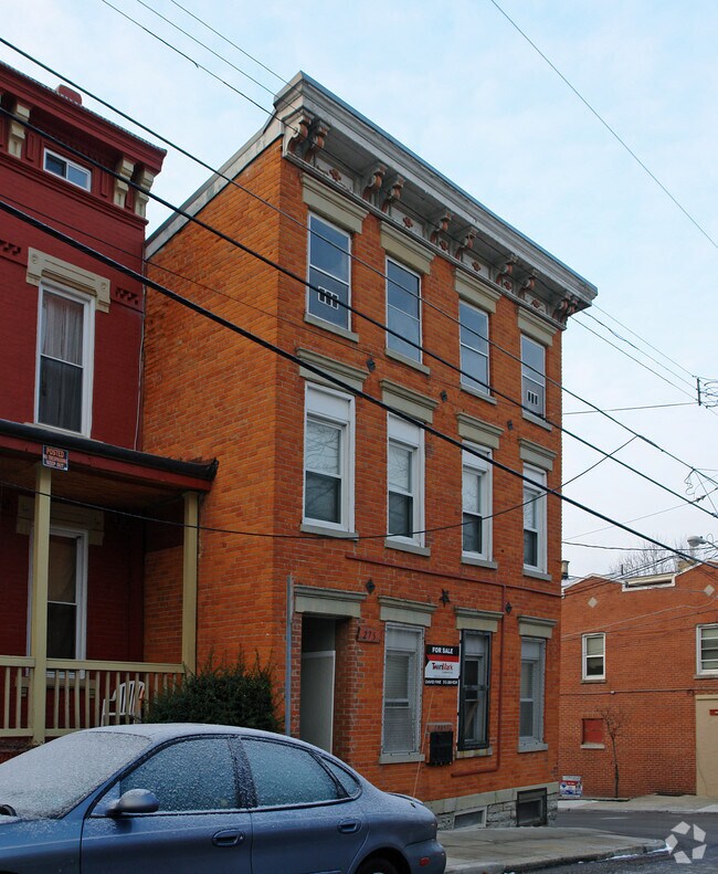 2162 Stratford Ave, Cincinnati, OH 45219