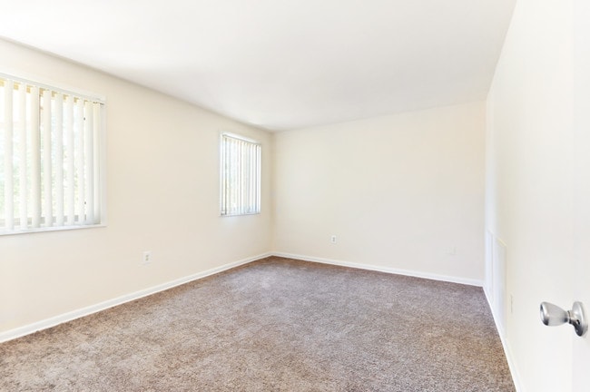 Cedar Heights, Washington, DC 20020 - photo 6