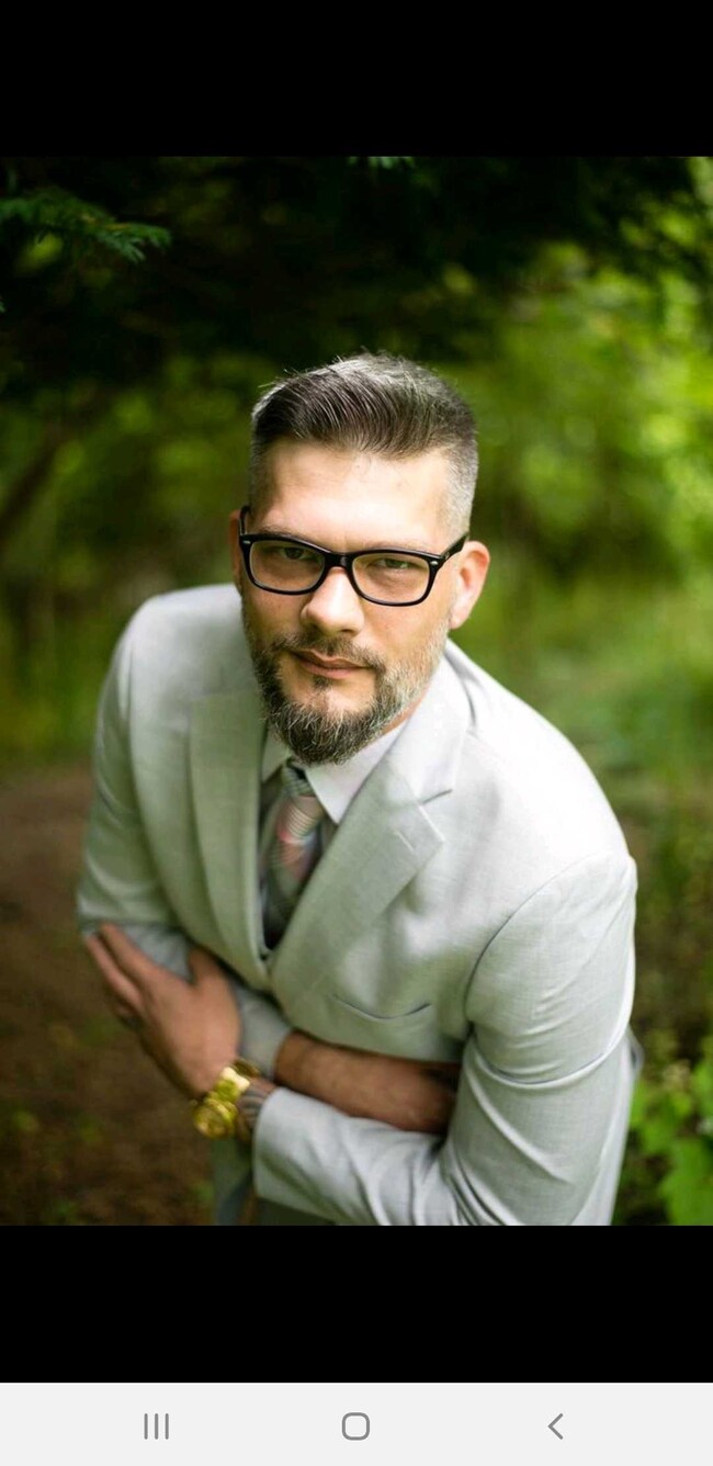 Agent Photo
