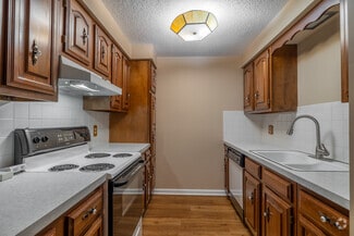 1616 S Main St, Canton, OH 44709