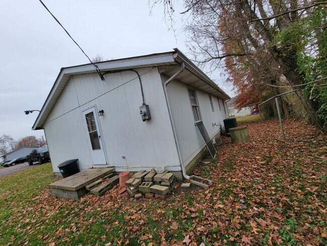 5 Shawnee Acres Cir, Dunbar, WV 25064 - photo 6