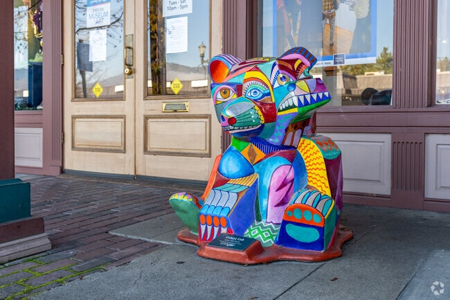 Bears decorated by local artists can be found along the sidewalks of Grants Pass, Oregon.