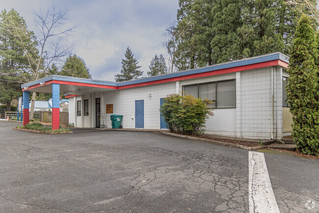 Oak Grove Learning Tree Day School is a private school in the Oak Grove neighborhood.
