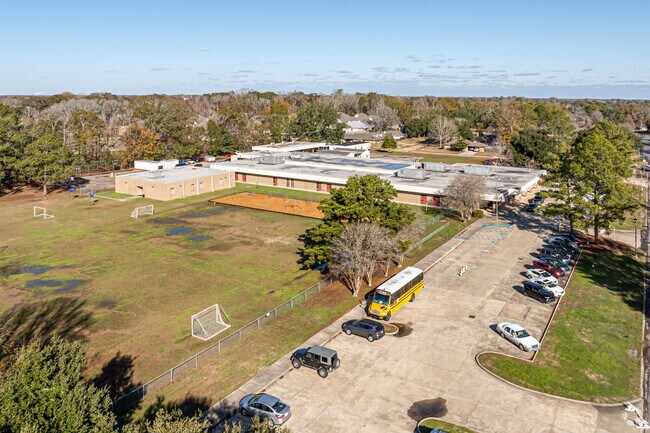 Parkview Elementary School has talented music, talented art, and talented drama for students.