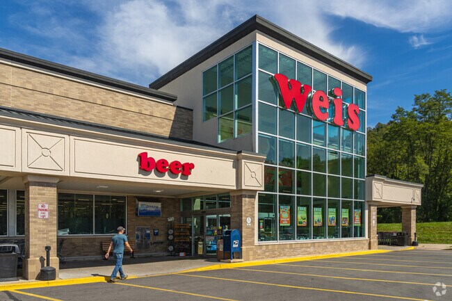 Check off your grocery list in Garden View at the local Weis.