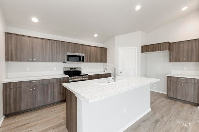 3805 E Jamestown Dr, Nampa, ID 83686 - photo 4