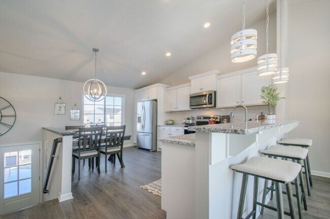 1336 Trillium Blvd unit 36594631, Vicksburg, MI 49097 - photo 3