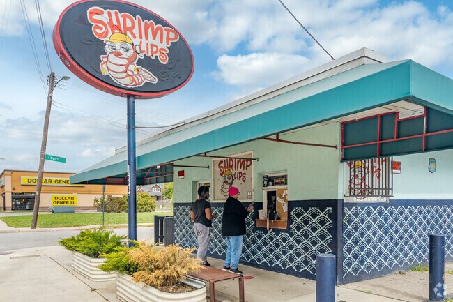 Shrimp Lips Seafood and Chicken Restaurant is a great take-out place located on Parsons Avenue.