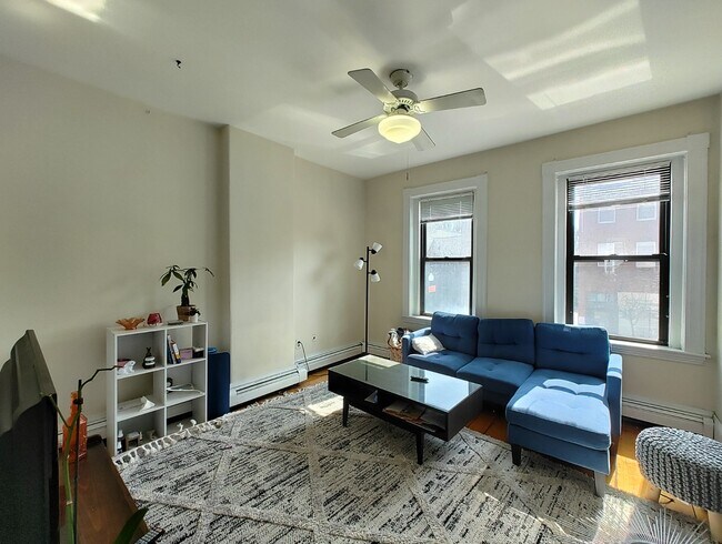 313 Cambridge St unit 1, Cambridge, MA 02141 - photo 2