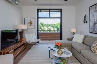 16 Old Track Rd, Greenwich, CT 06830