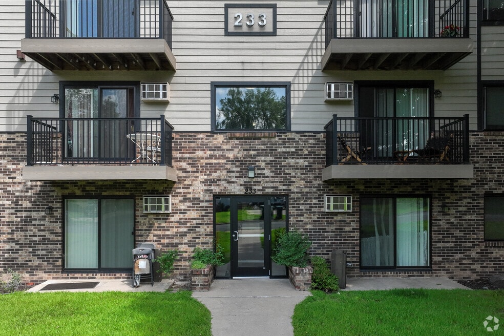 Gauvette Park Apartments, Columbia Heights, MN 55421 - photo 1