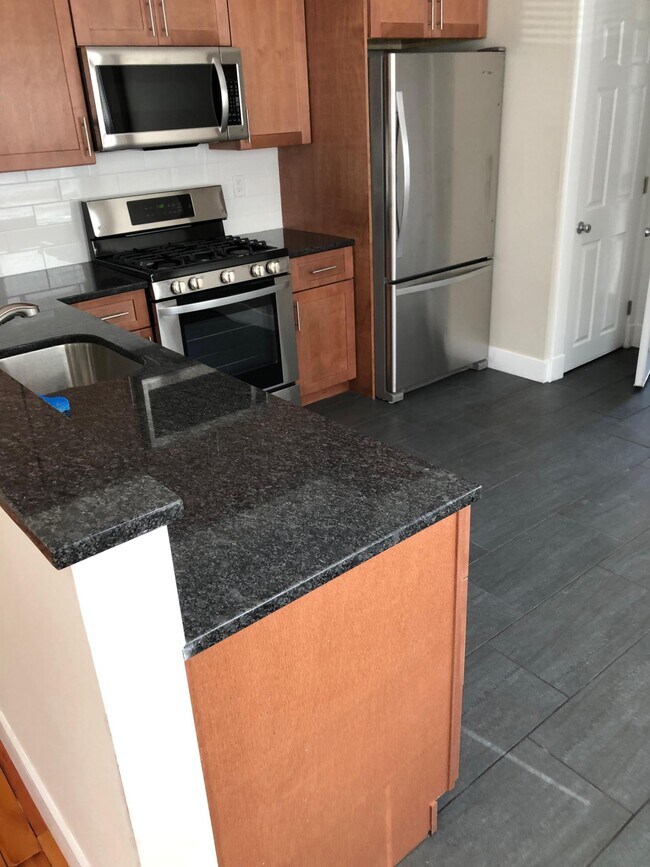 19 Banks St unit 1, Waltham, MA 02451 - photo 5