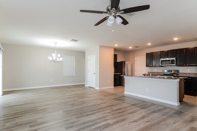 11162 Leland Groves Dr, Riverview, FL 33579 - photo 7