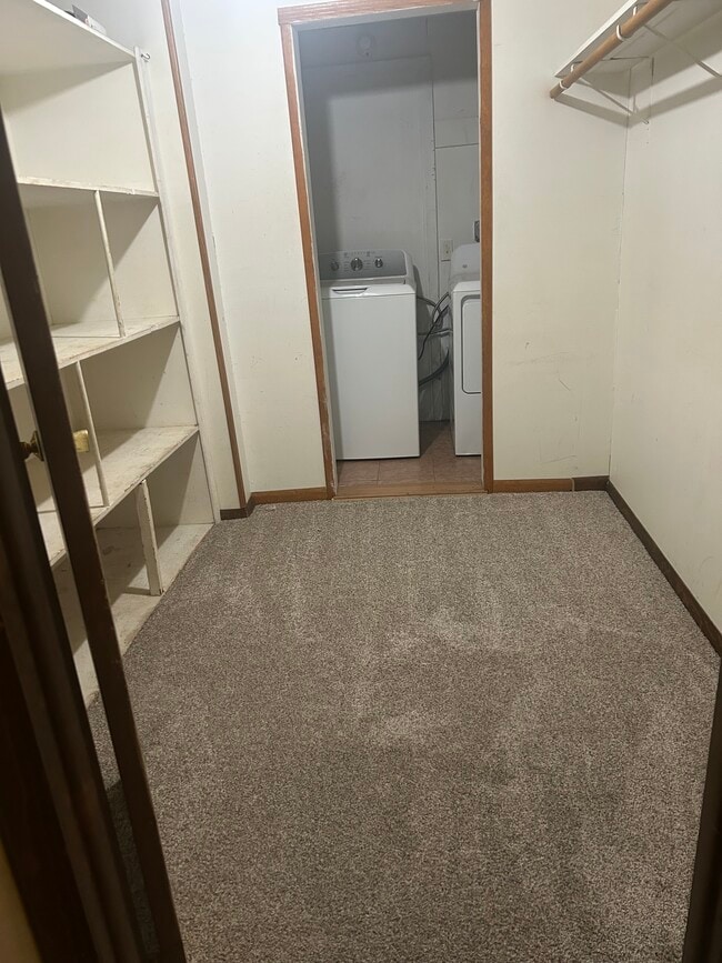 1824 N 2nd St unit 1824, Clinton, IA 52732 - photo 7