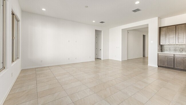 20276 W Catalina Dr, Buckeye, AZ 85396 - photo 5