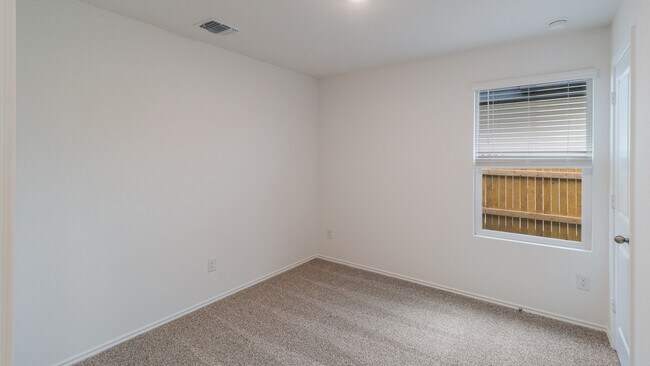 306 Puerto Plata Ave, Bastrop, TX 78602 - photo 5