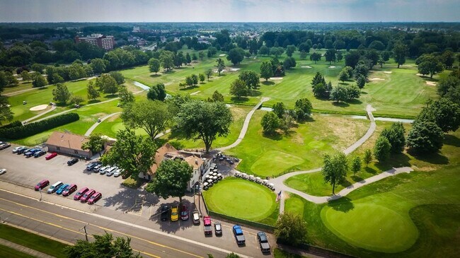 2 Bed / 2 Bath Sterling Heights Townhome -..., Sterling Heights, MI 48312 - photo 7
