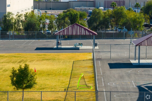 Dr Beverly S Mathis Elementary School Photo 6