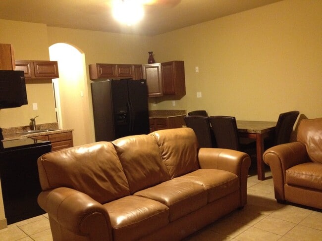 5003 Gemsbuck Chase, San Antonio, TX 78251 - photo 4