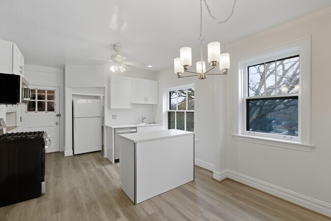 1507 Dobson St unit 3, Evanston, IL 60202 - photo 4