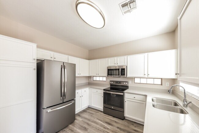 11427 W Yuma St, Avondale, AZ 85323 - photo 6