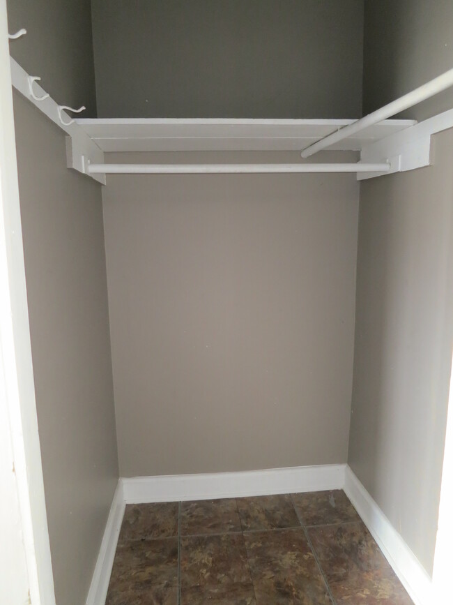 Walk in closet 202 1/2