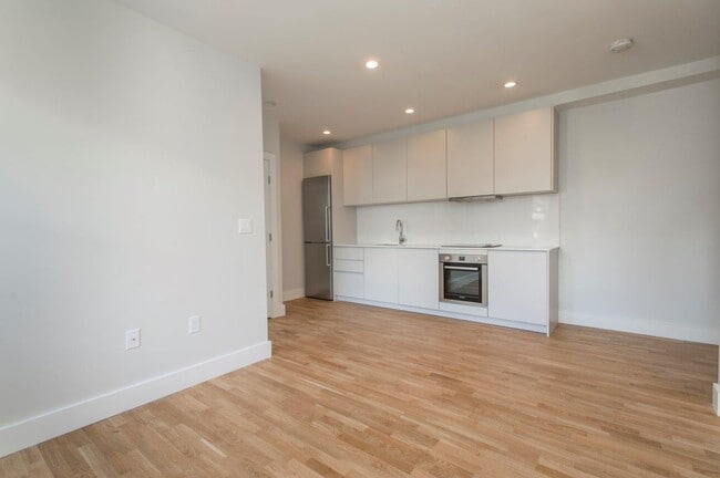 110 Central St unit 138-5, Somerville, MA 02143 - photo 4