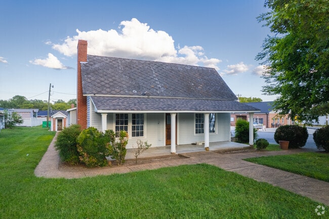 Historic homes are well preserved in Chickamauga's downtown.