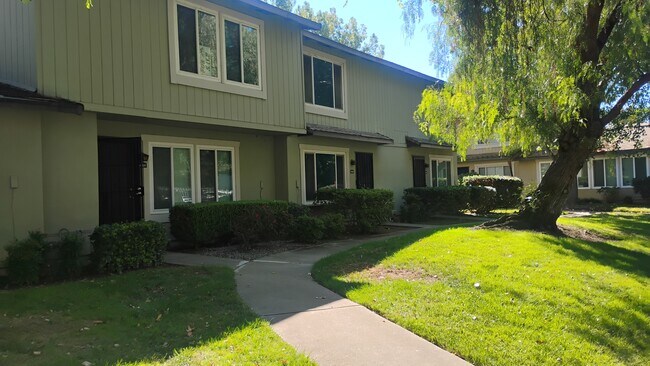 8732 Woodman Way unit C, Sacramento, CA 95826 - photo 2