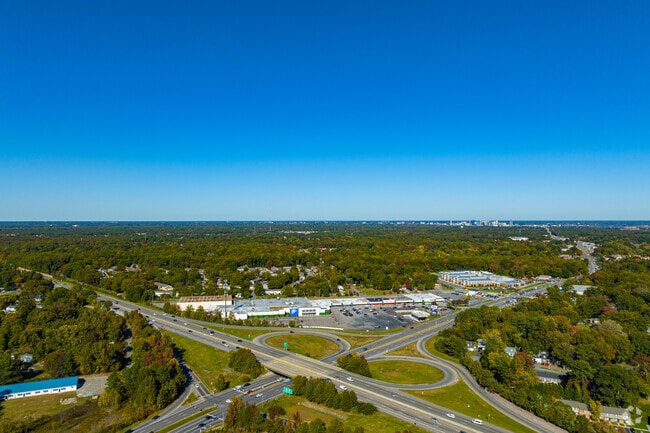 Pocoshock backs up to Chippenham Highway and Hull St offering easy access to Downtown Richmond.