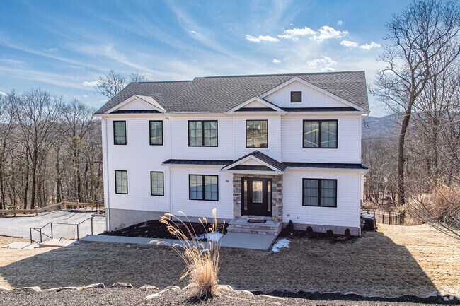 With its blend of historic charm and modern luxury, Kinnelon attracts buyers looking for spacious, upscale homes within reach of New York City.