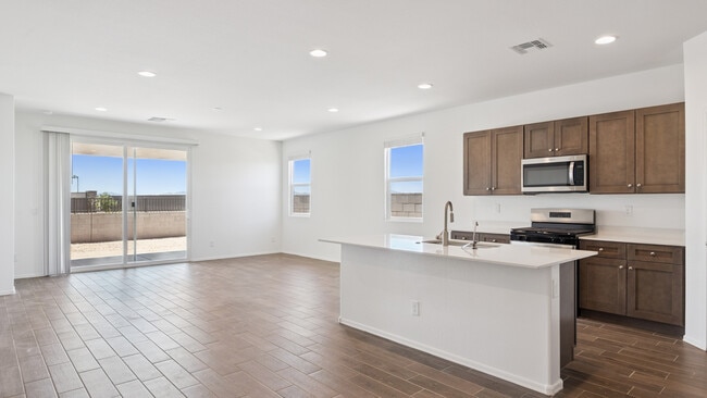 22101 N Dawn View Dr, Maricopa, AZ 85139 - photo 2