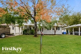 2555 Patterson Rd, Florissant, MO 63031