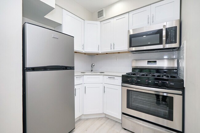15321 78th St unit B, Howard Beach, NY 11414 - photo 6