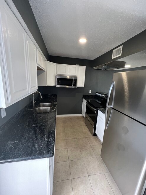 520 Revere Dr unit A, La Place, LA 70068 - photo 1